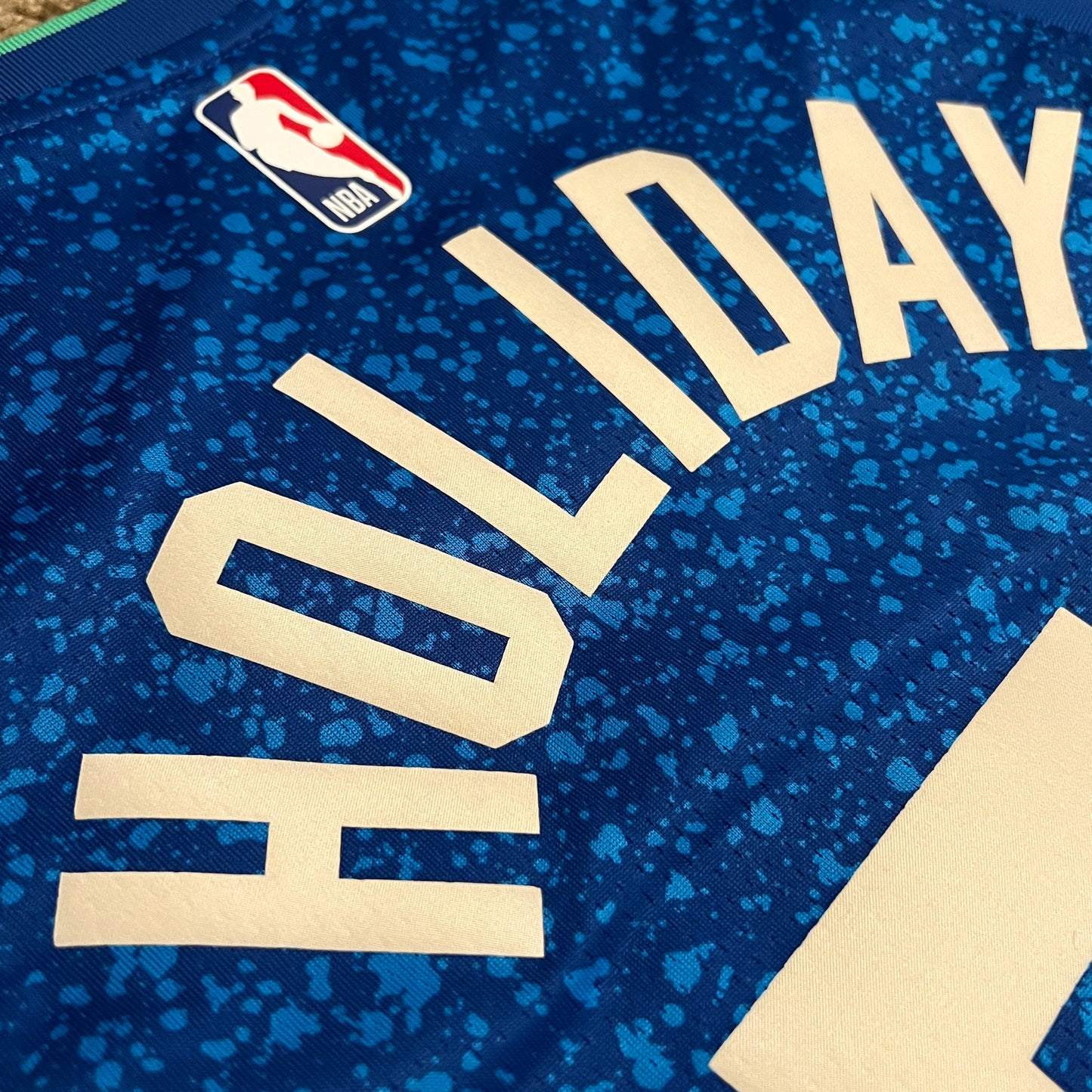 Milwaukee Bucks 2023/24 Jrue Holiday City Edition Jersey - M