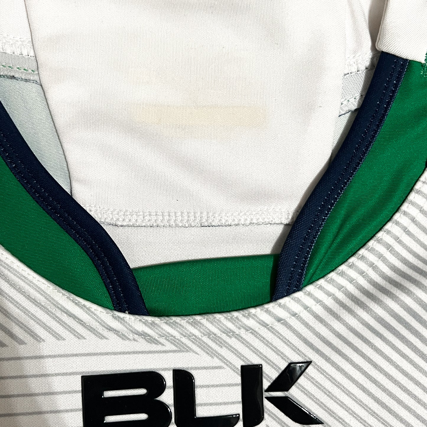 2015/16 Connacht Rugby Ireland BLK IRFU Jersey - L