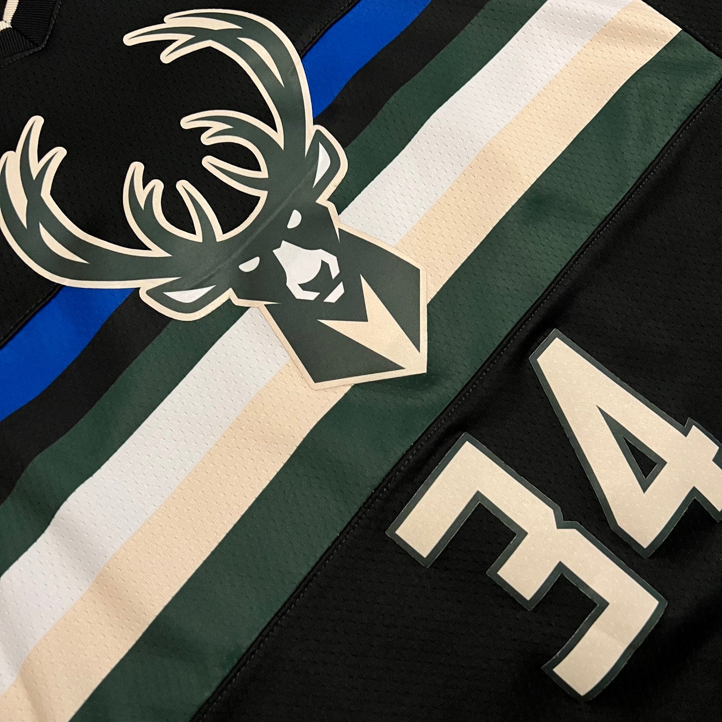 Giannis Antetokounmpo Milwaukee Bucks Statement Edition Swingman Jersey - 44/M