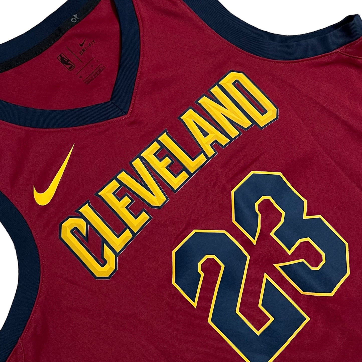LeBron James Cleveland Cavaliers Nike Swingman Icon Edition Jersey - L