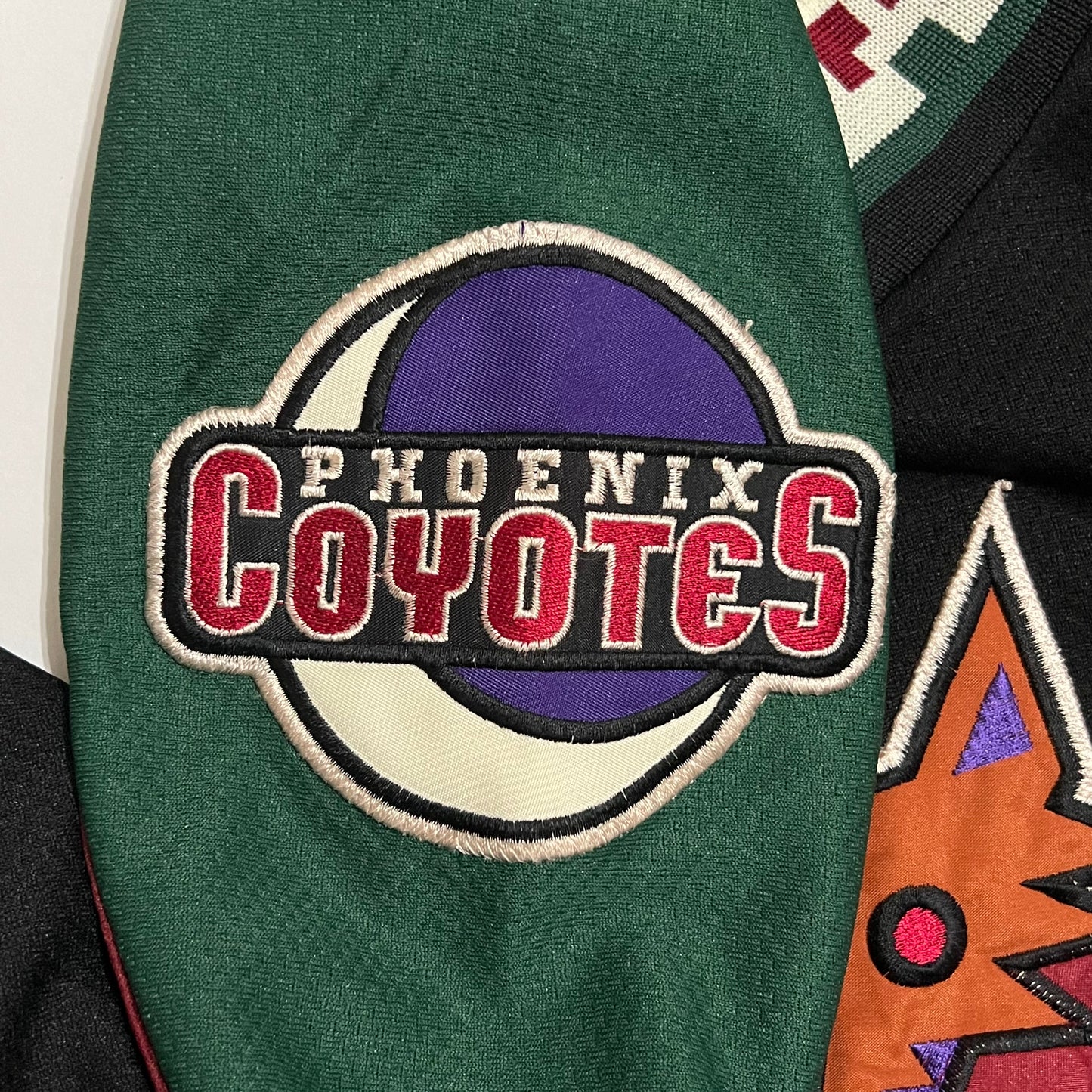 Vintage Phoenix Coyotes Kachina Starter Home Jersey - M