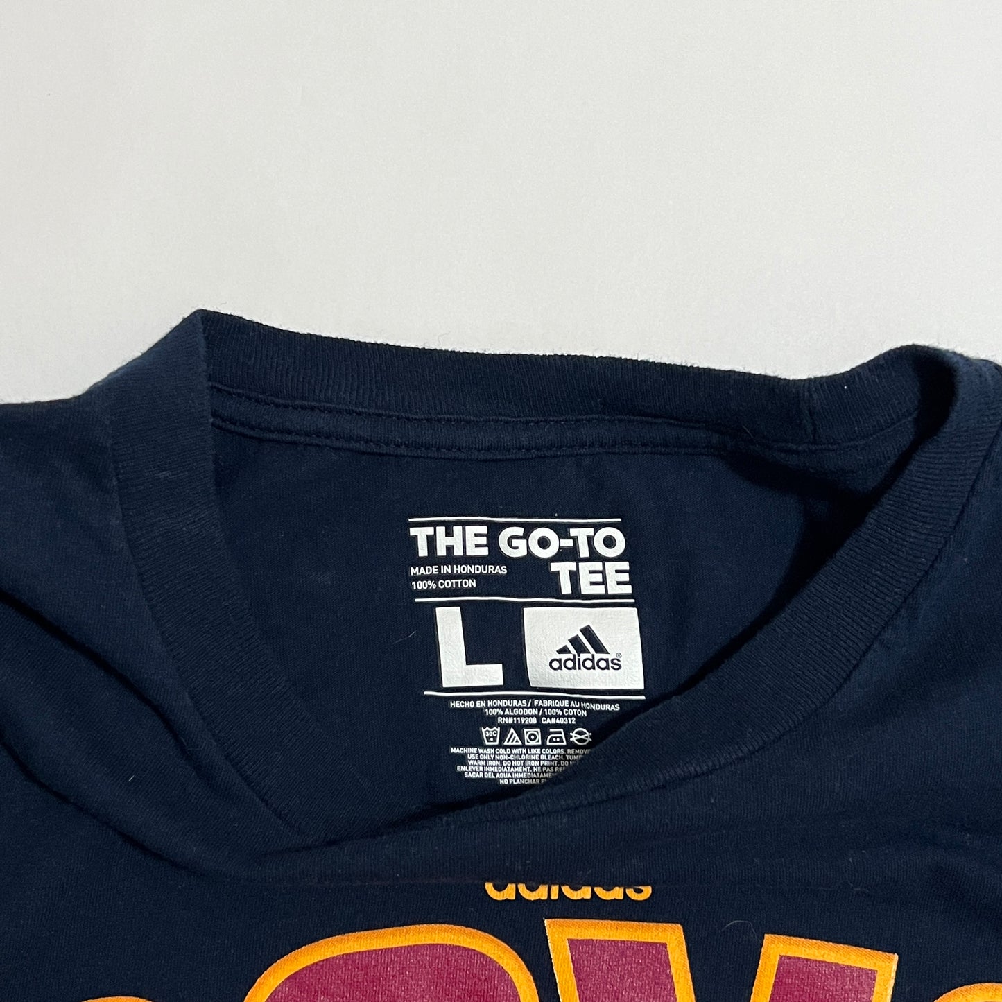 Cleveland Cavaliers 2016 NBA Champs Trophy Shirt - L