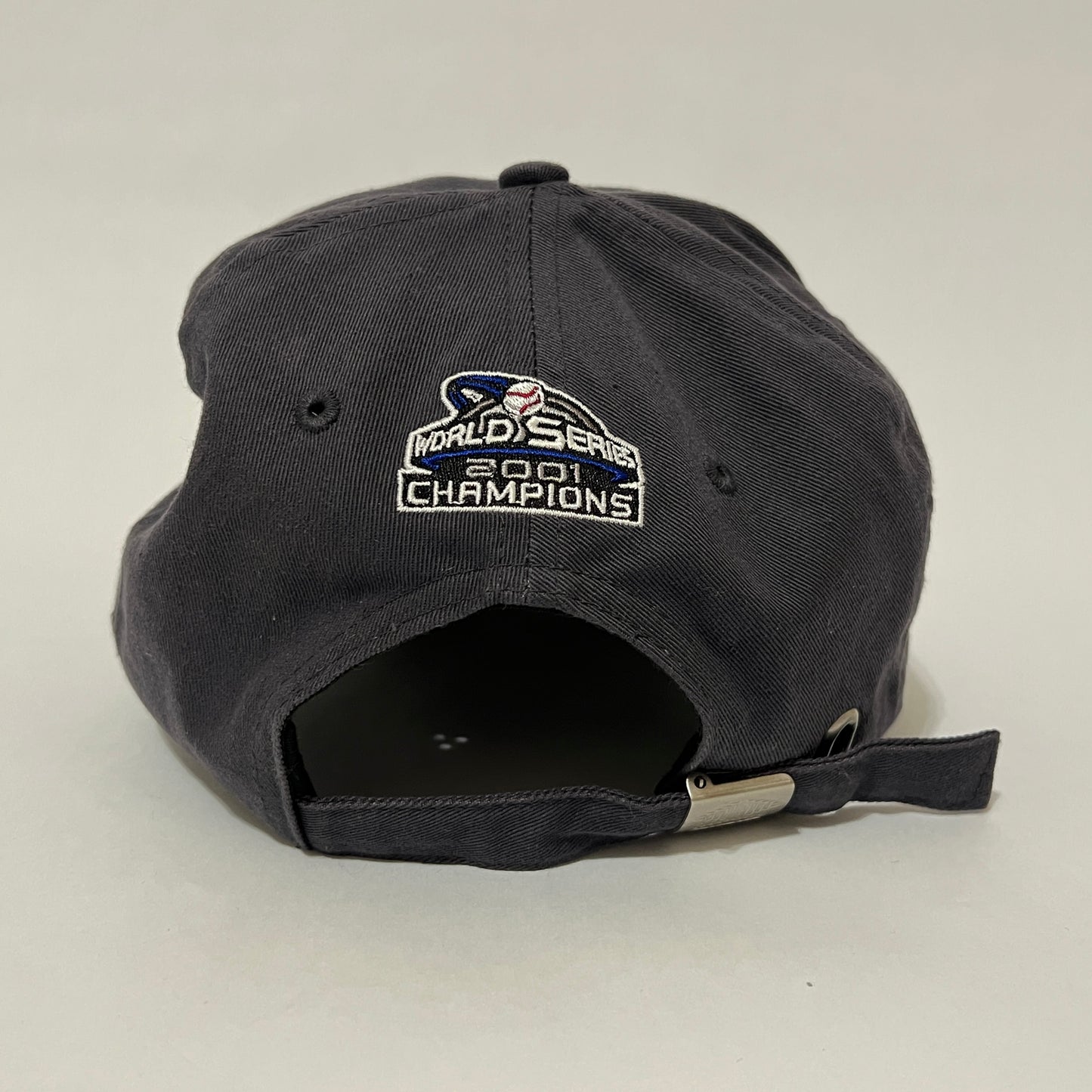 Official 2001 Arizona Diamondbacks World Series Clubhouse Collection Hat