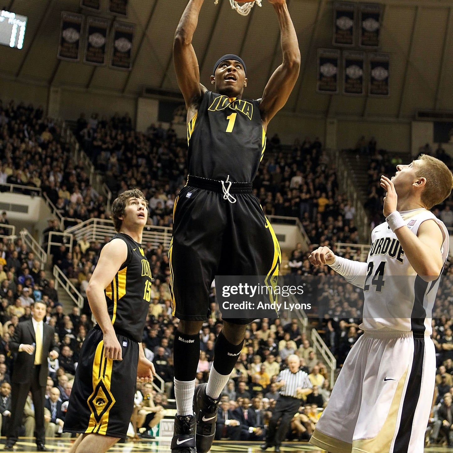 Team Issued Iowa Hawkeyes Basketball 2010/11 #3 Game Shorts - 38/S