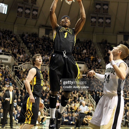 Team Issued Iowa Hawkeyes Basketball 2010/11 #3 Game Shorts - 38/S