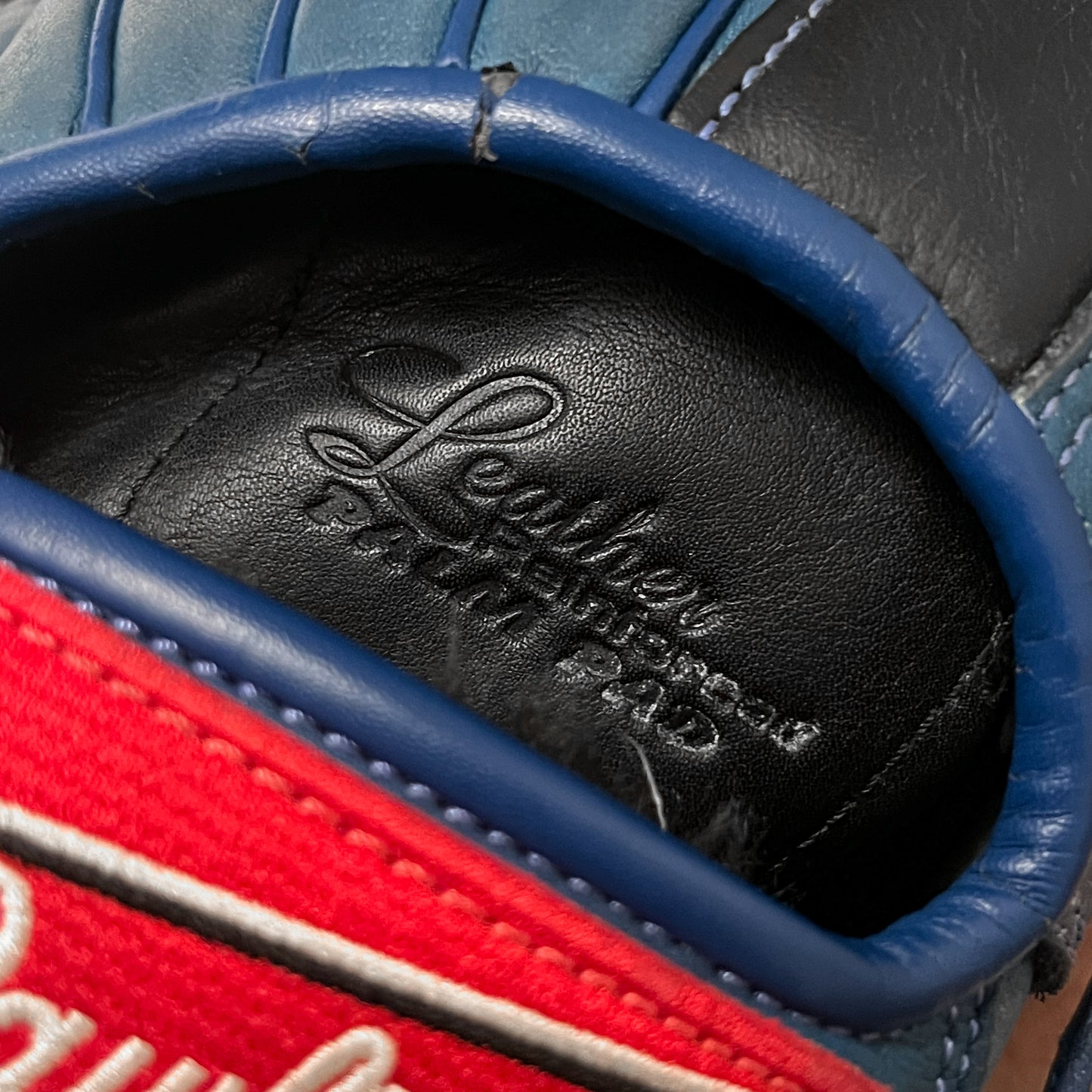 Rawlings Gold Glove Elite 12.75” RH Glove