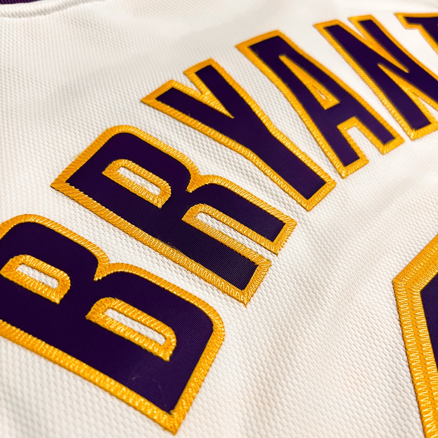 Kobe Bryant 2003/04 Los Angeles Lakers Jersey - 44/L