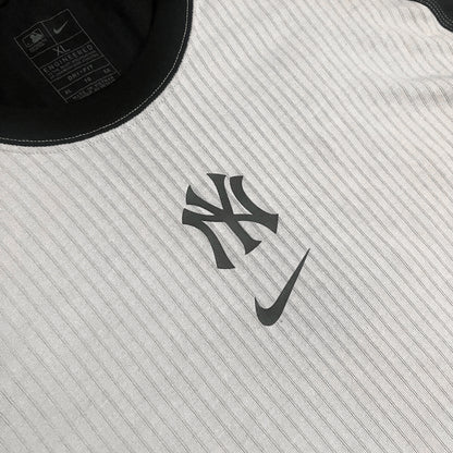 New York Yankees Performance Long Sleeve - XL