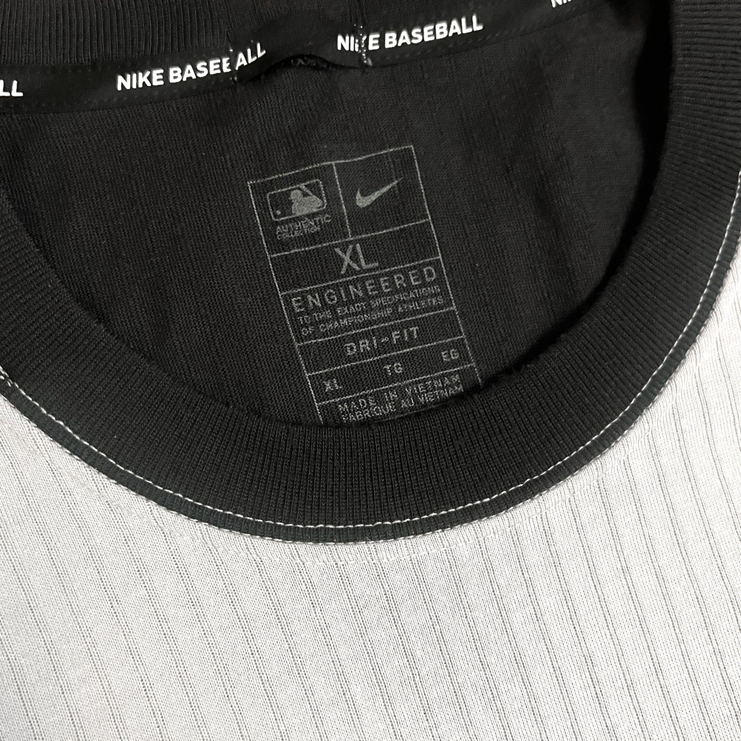New York Yankees Performance Long Sleeve - XL