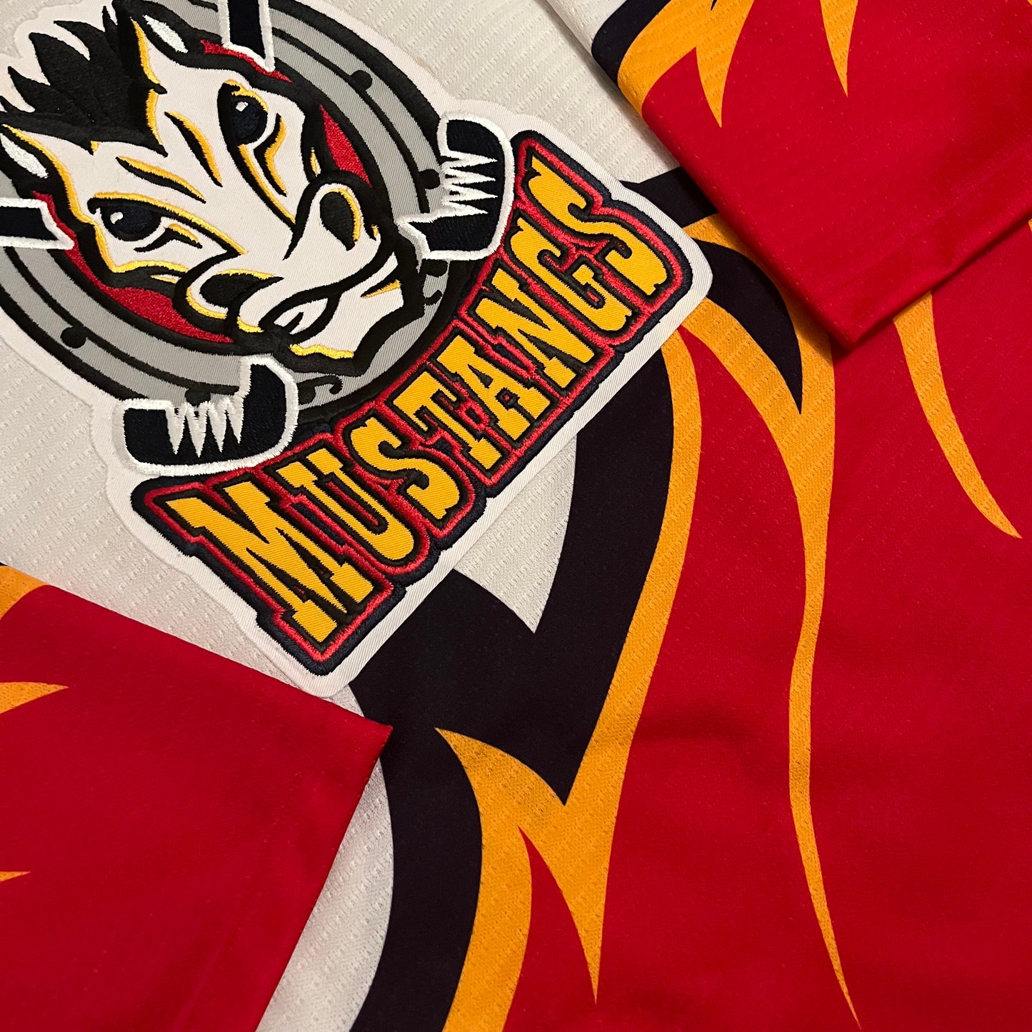 Vintage Phoenix Mustangs WCHL Minor League Hockey Jersey - M