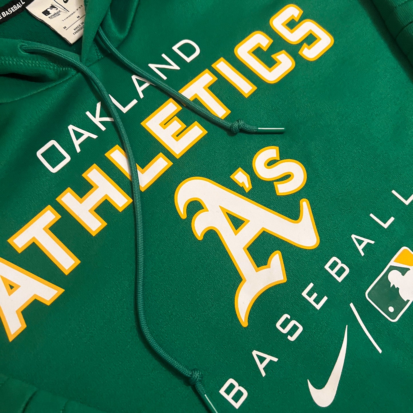 Oakland Athletics Nike Therma-Fit Hoodie - M