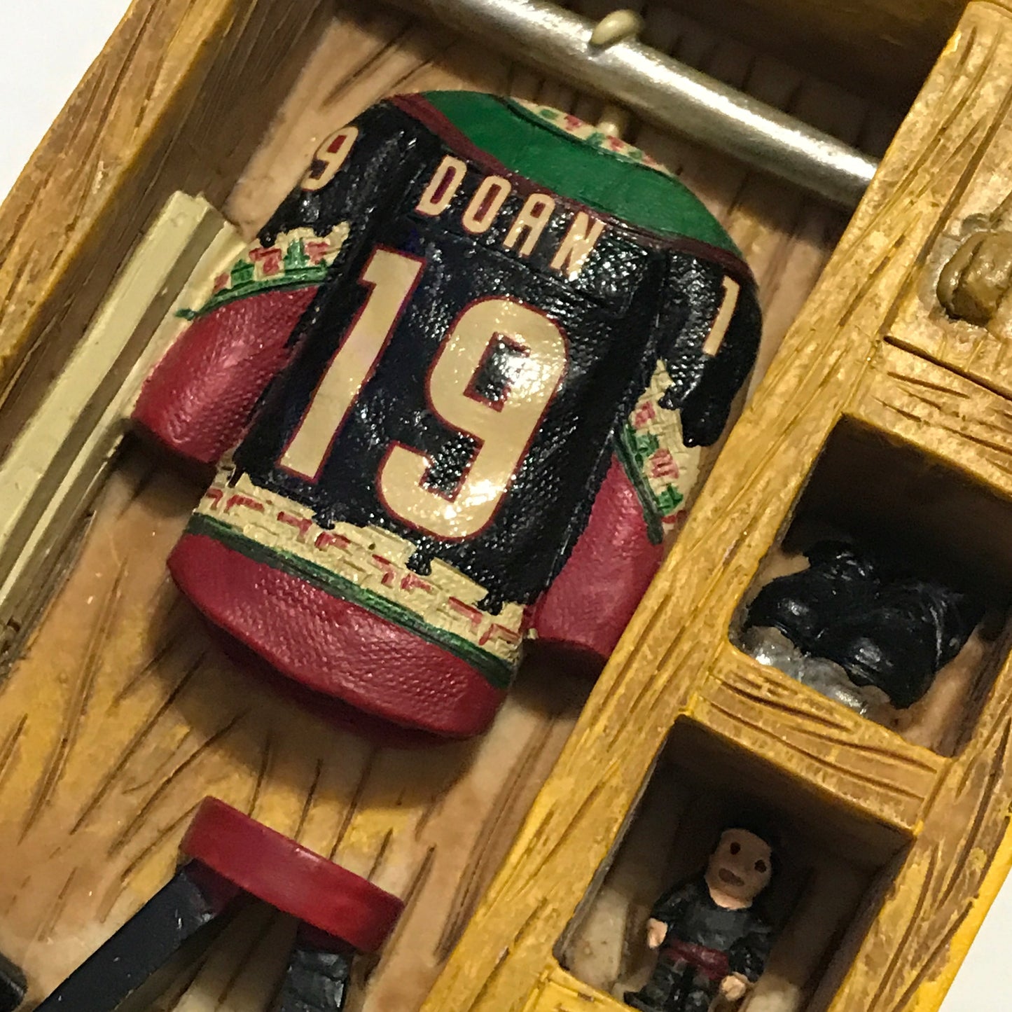 Arizona Coyotes Shane Doan Mini Locker Sculpture