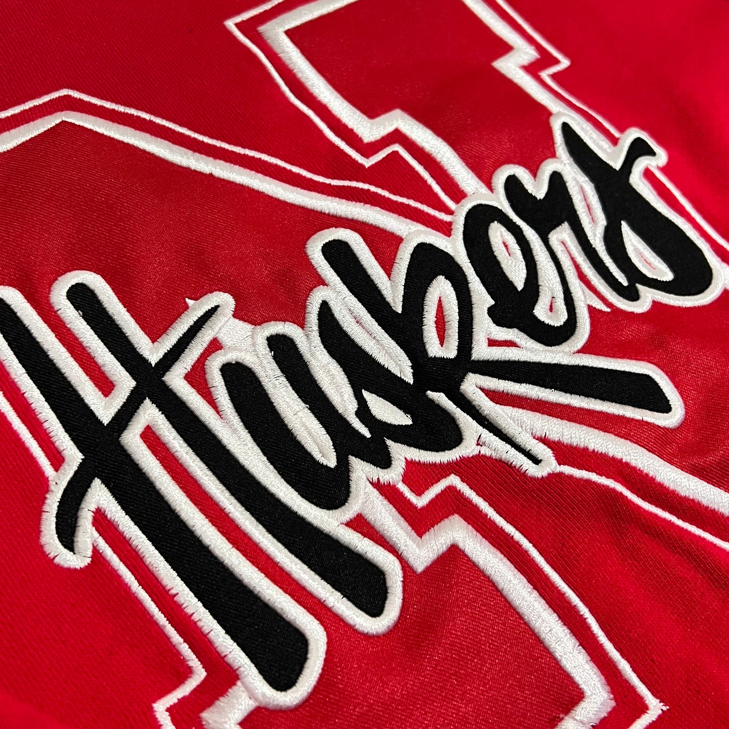 Nebraska Cornhuskers Embroidered Crewneck - L