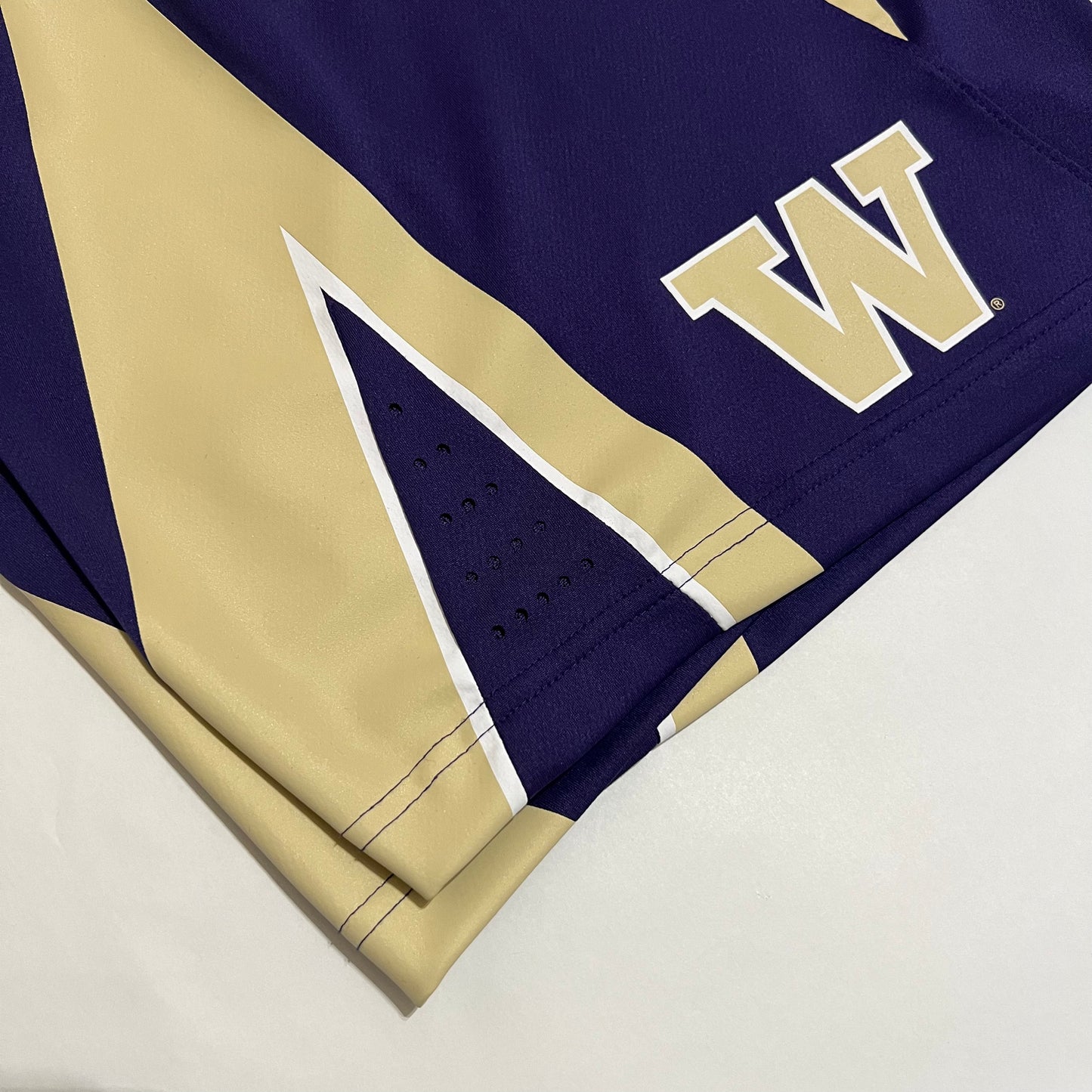 University of Washington Huskies Nike Dri Fit Purple Basketball Shorts - M